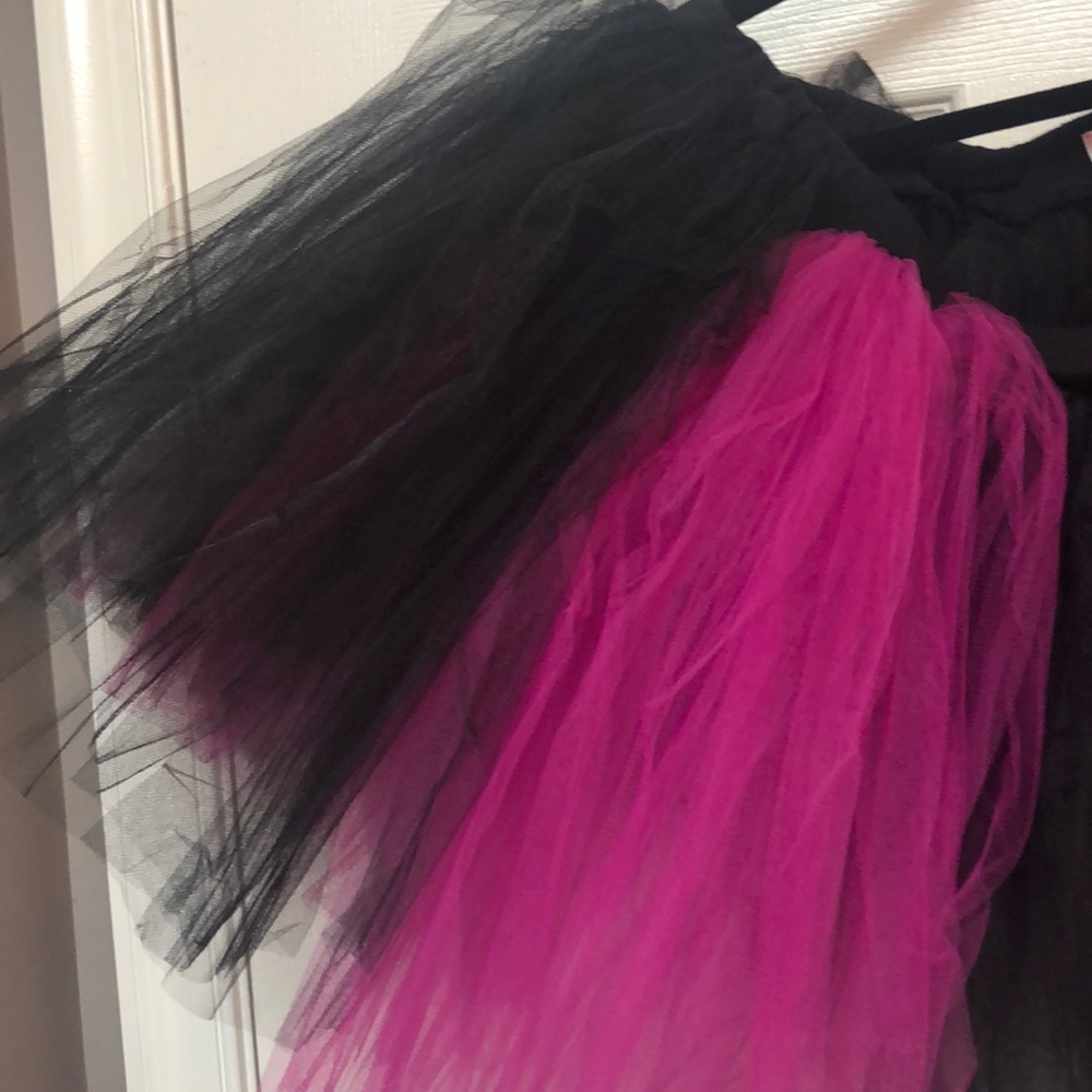Beautifully made extra puffy TUTU black fuchsia XL - Picture 2 of 2